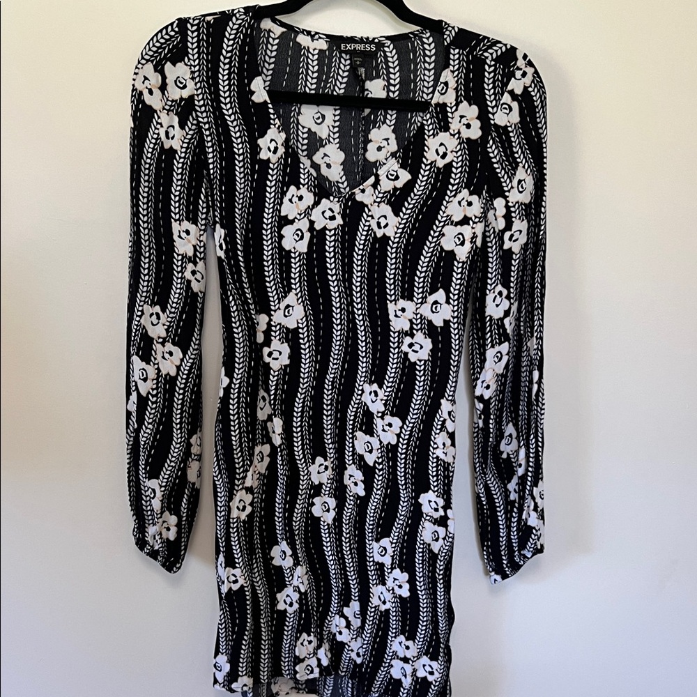 Express Monochrome Floral Long Sleeve Dress